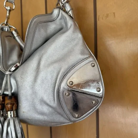 Authentic GUCCI Metallic Silver Leather Medium Indy Babouska Top Handle Bag - Picture 4 of 16